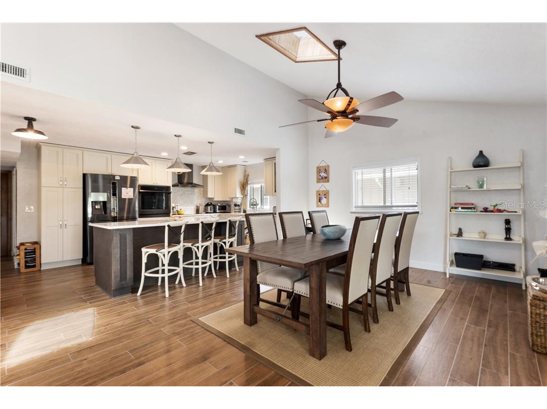 17601 1st Street E Redington Shores FL 33708 TB8514716 image7