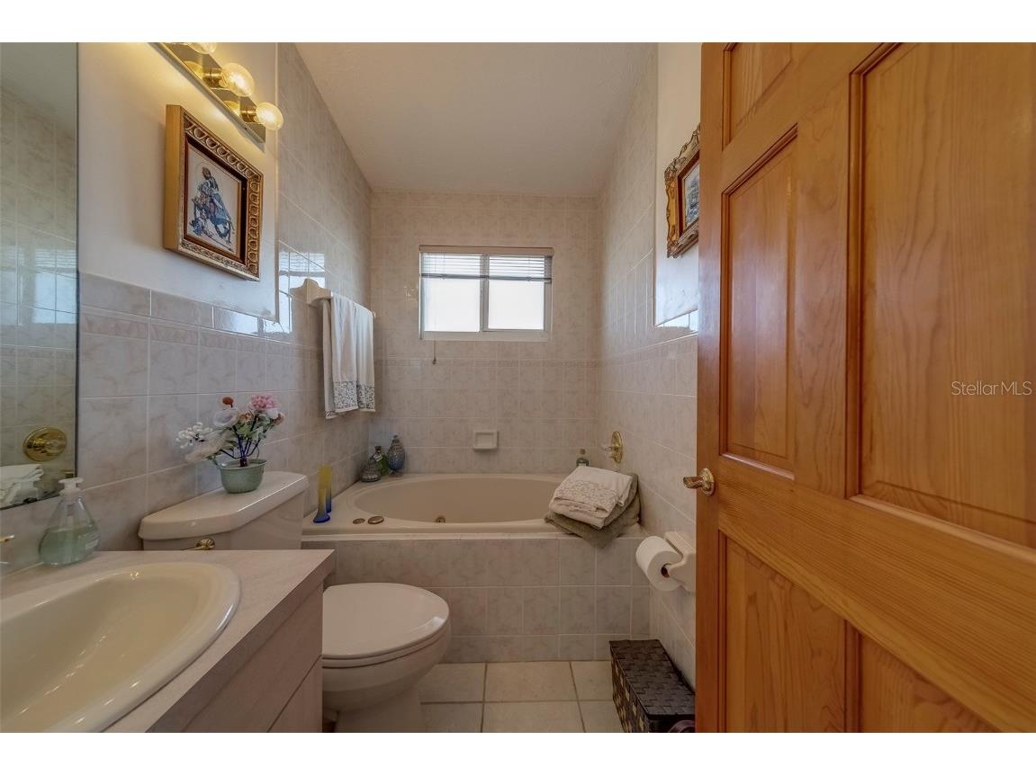 17606 Lee Avenue Redington Shores FL 33708 TB8385131 image71