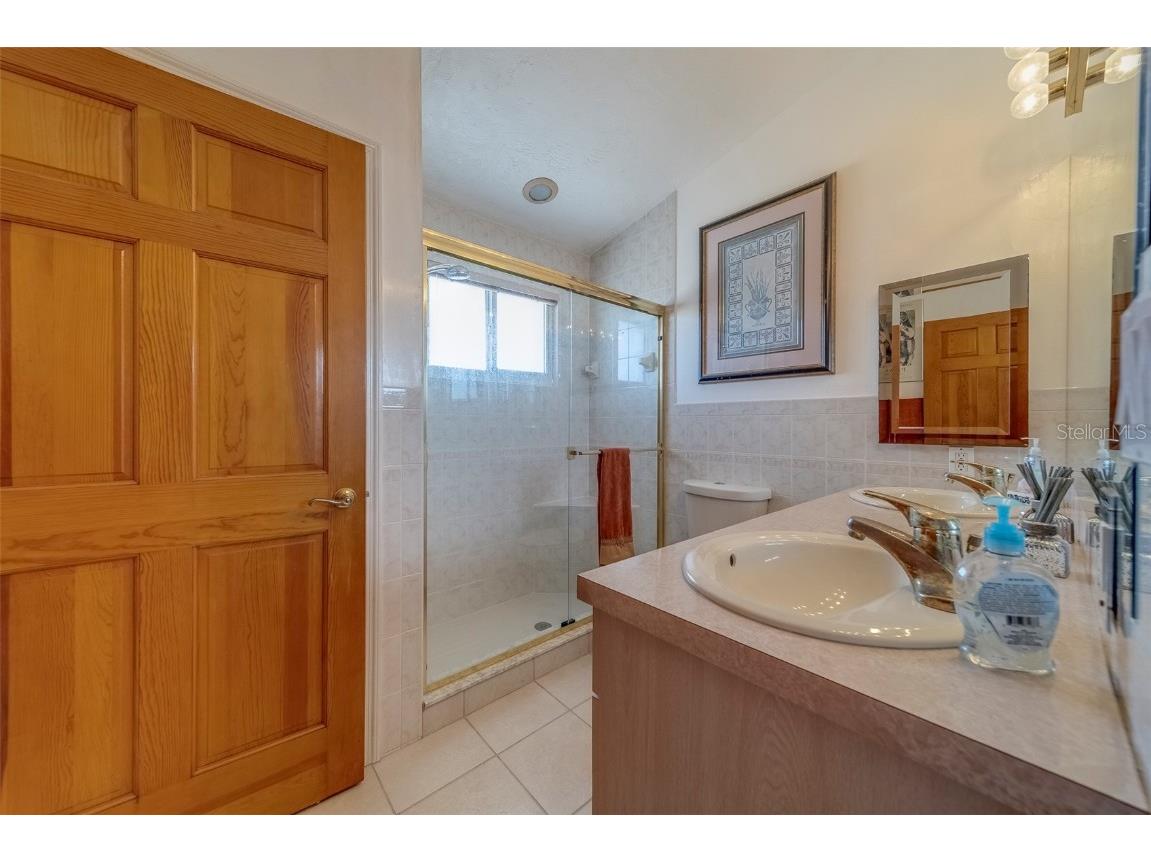 17606 Lee Avenue Redington Shores FL 33708 TB8385131 image74