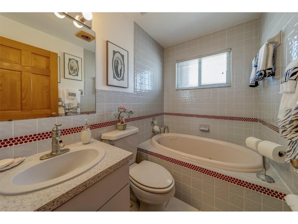 17606 Lee Avenue Redington Shores FL 33708 TB8385131 image84