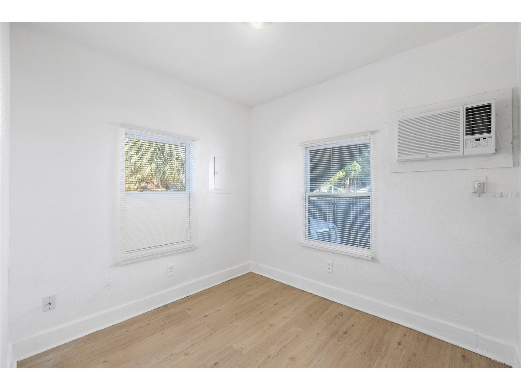 1761 19th Street S Saint Petersburg FL 33712 TB8524207 image10