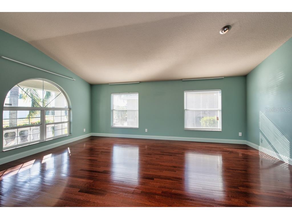 1761 Bonita Bluff Court Ruskin FL 33570 TB8460319 image3