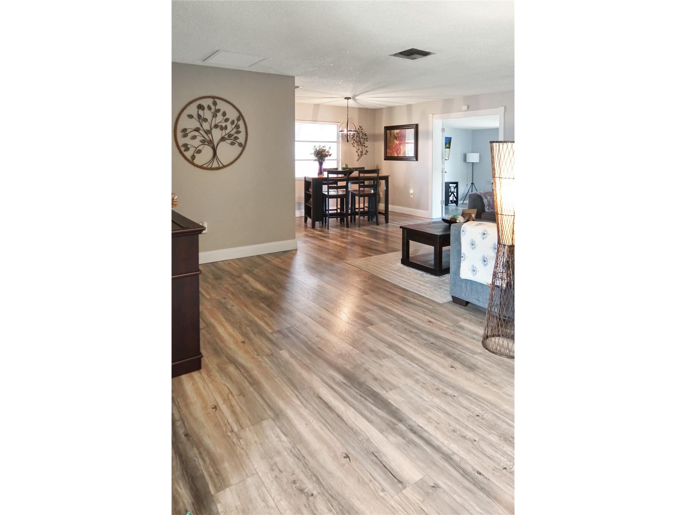 1761 Owen Drive Clearwater FL 33759 TB8514147 image4