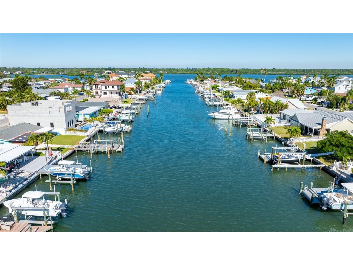 17611 1st Street E Redington Shores FL 33708 TB8445677 image1