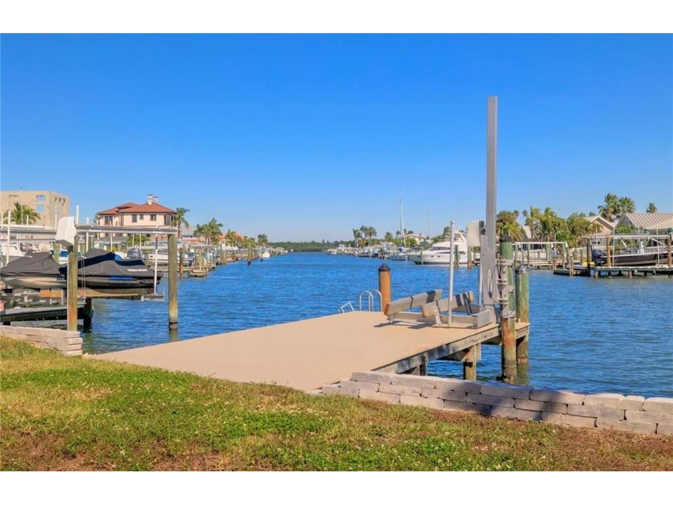17611 1st Street E Redington Shores FL 33708 TB8467937 image15