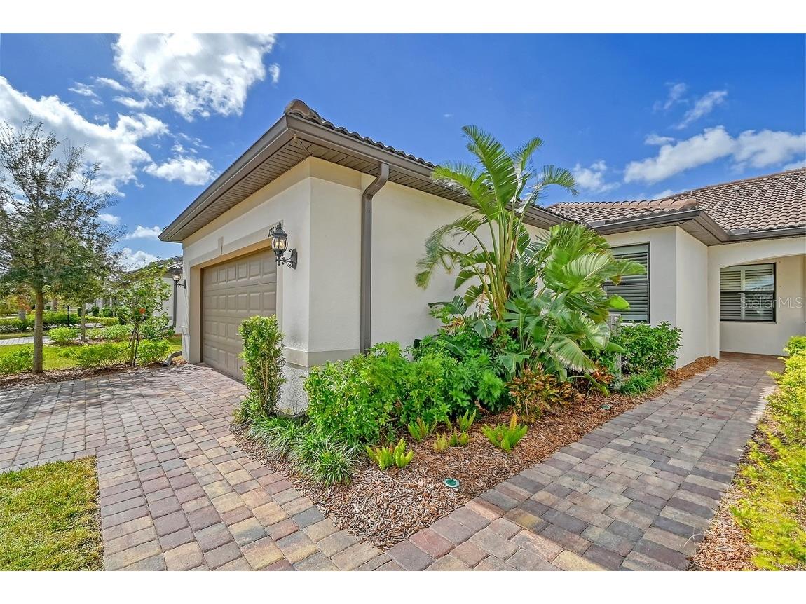 17616 Northwood Place Lakewood Ranch FL 34202 S5114703 image1