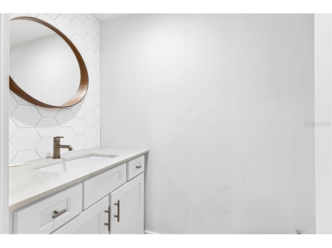 1762 Stickney Point Road #204 Sarasota FL 34231 A4669173 image18