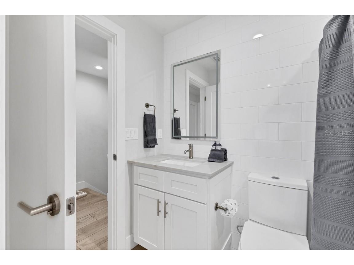 1762 Stickney Point Road #204 Sarasota FL 34231 A4669173 image25