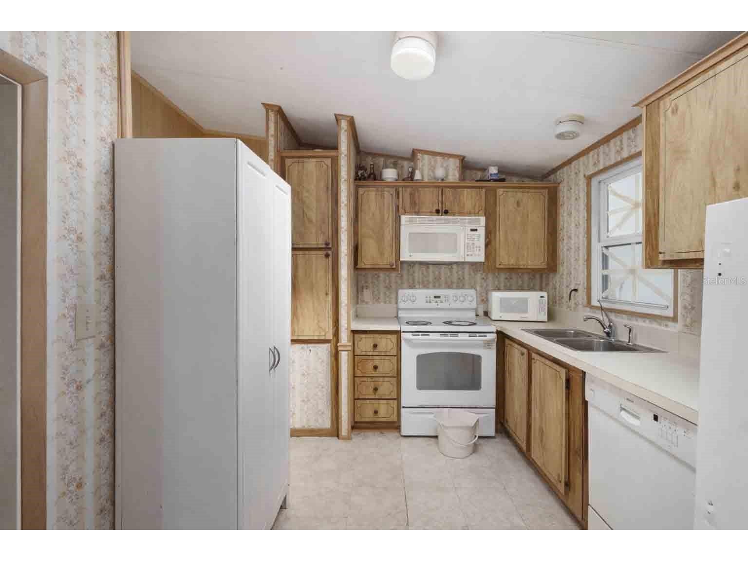 1763 W Schwartz Boulevard Lady Lake FL 32159 A4688380 image2