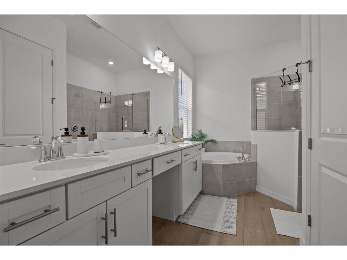 17632 Santorini Court Venice FL 34293 A4654934 image32