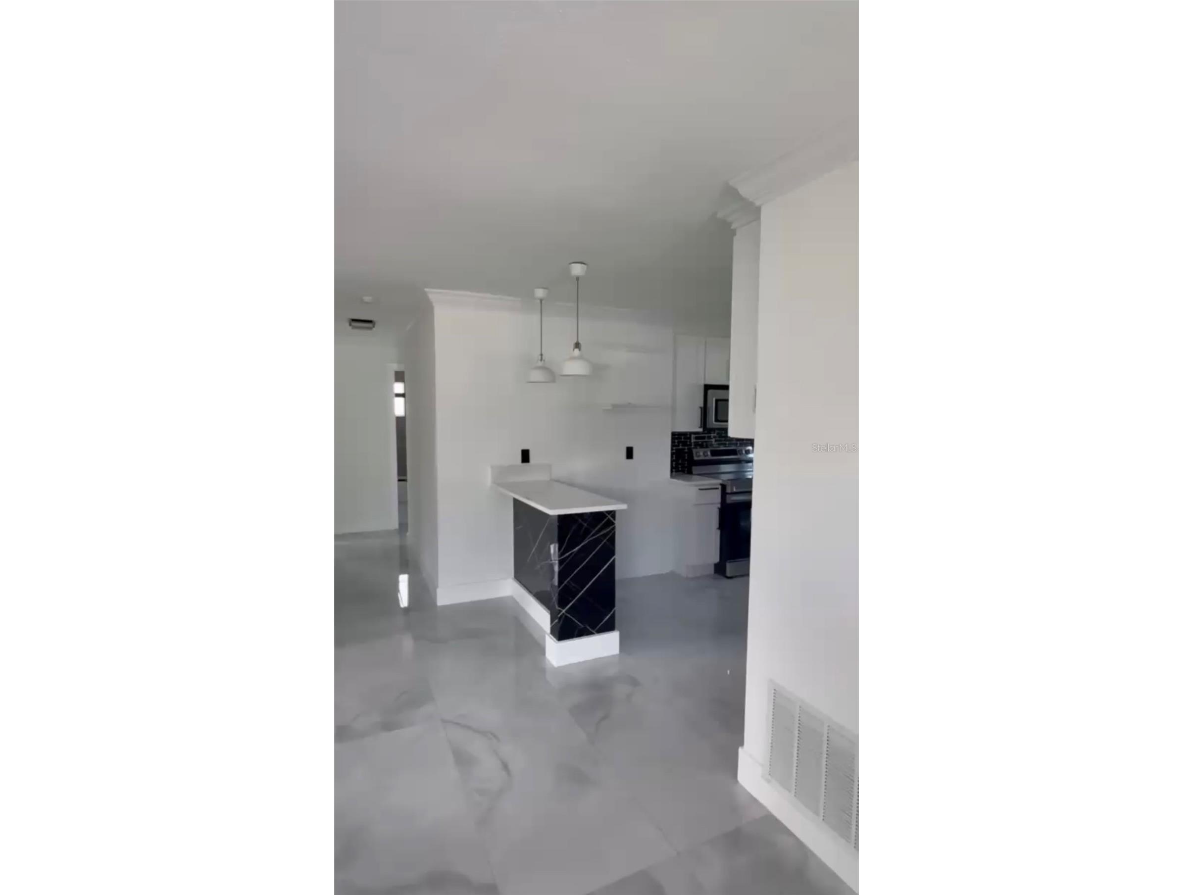 1766 Maryland Avenue NE Saint Petersburg FL 33703 O6391875 image6