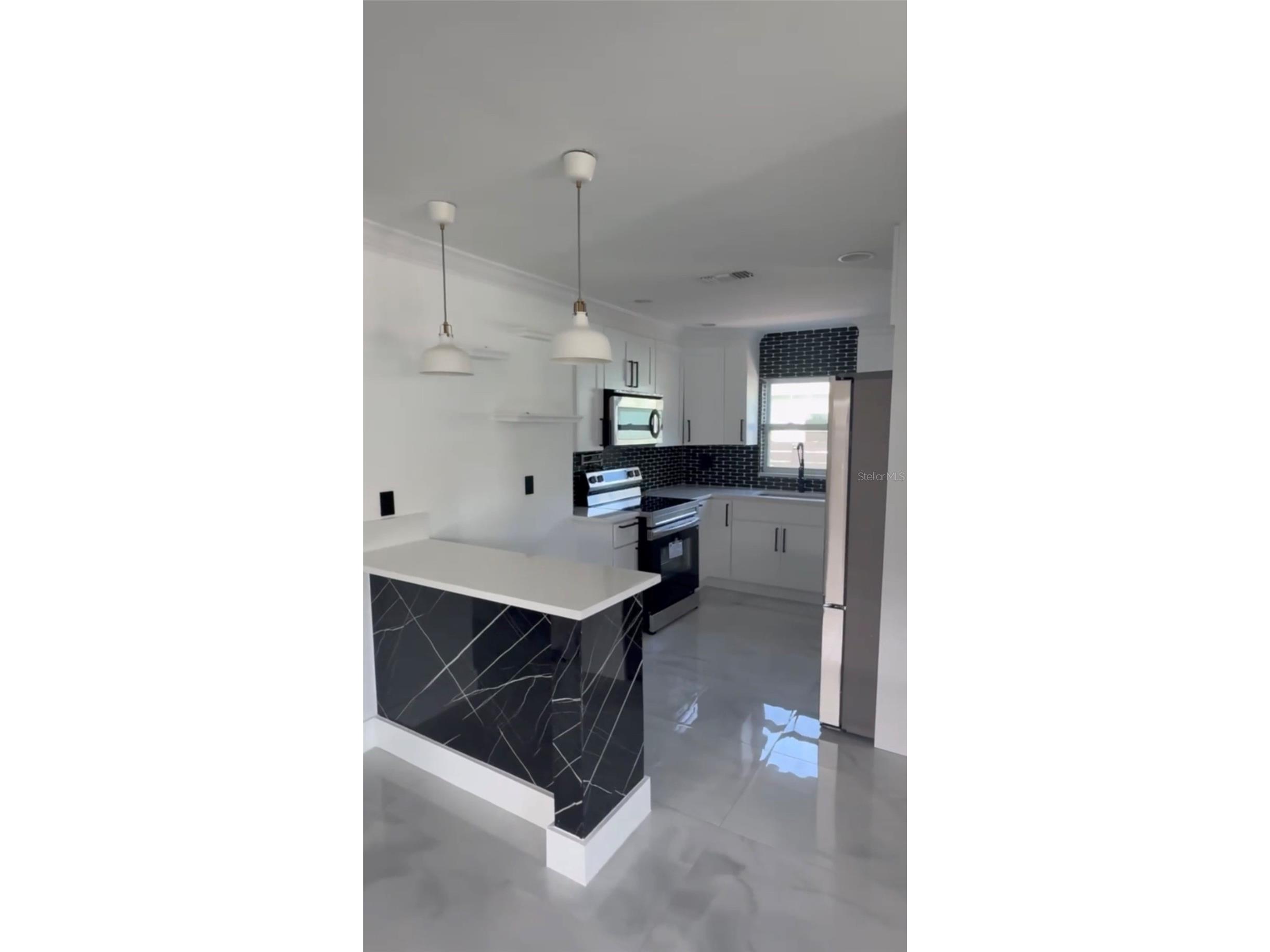 1766 Maryland Avenue NE Saint Petersburg FL 33703 O6391875 image7