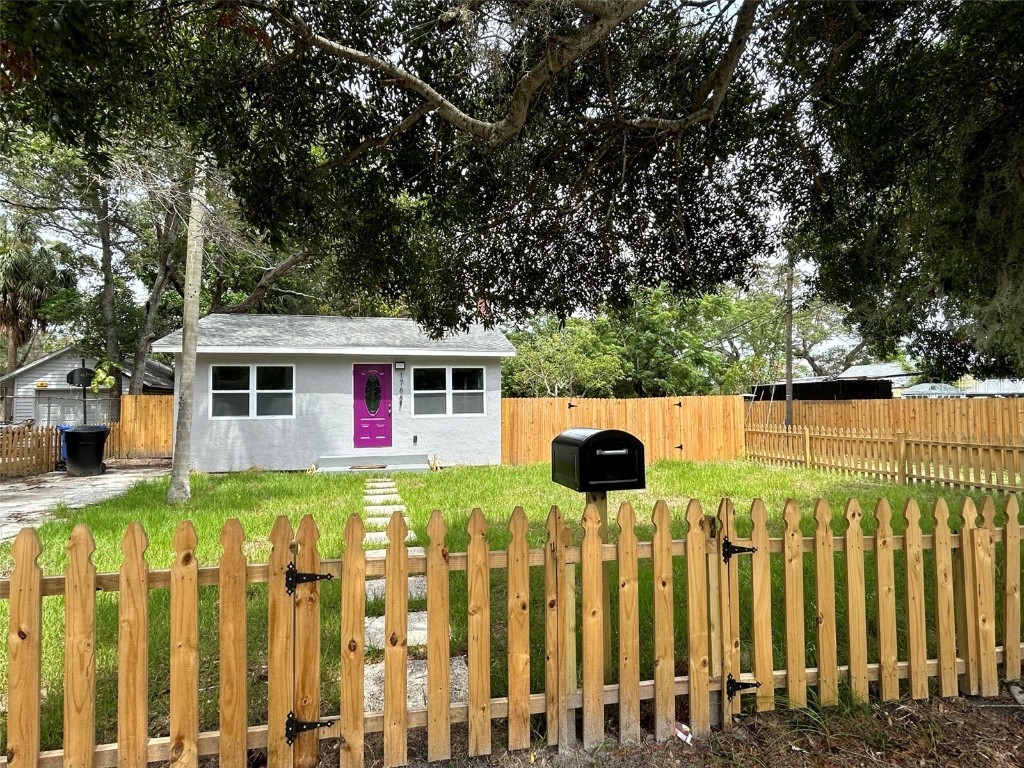 1766 Newark Street S Saint Petersburg FL 33711 U8204679 image1