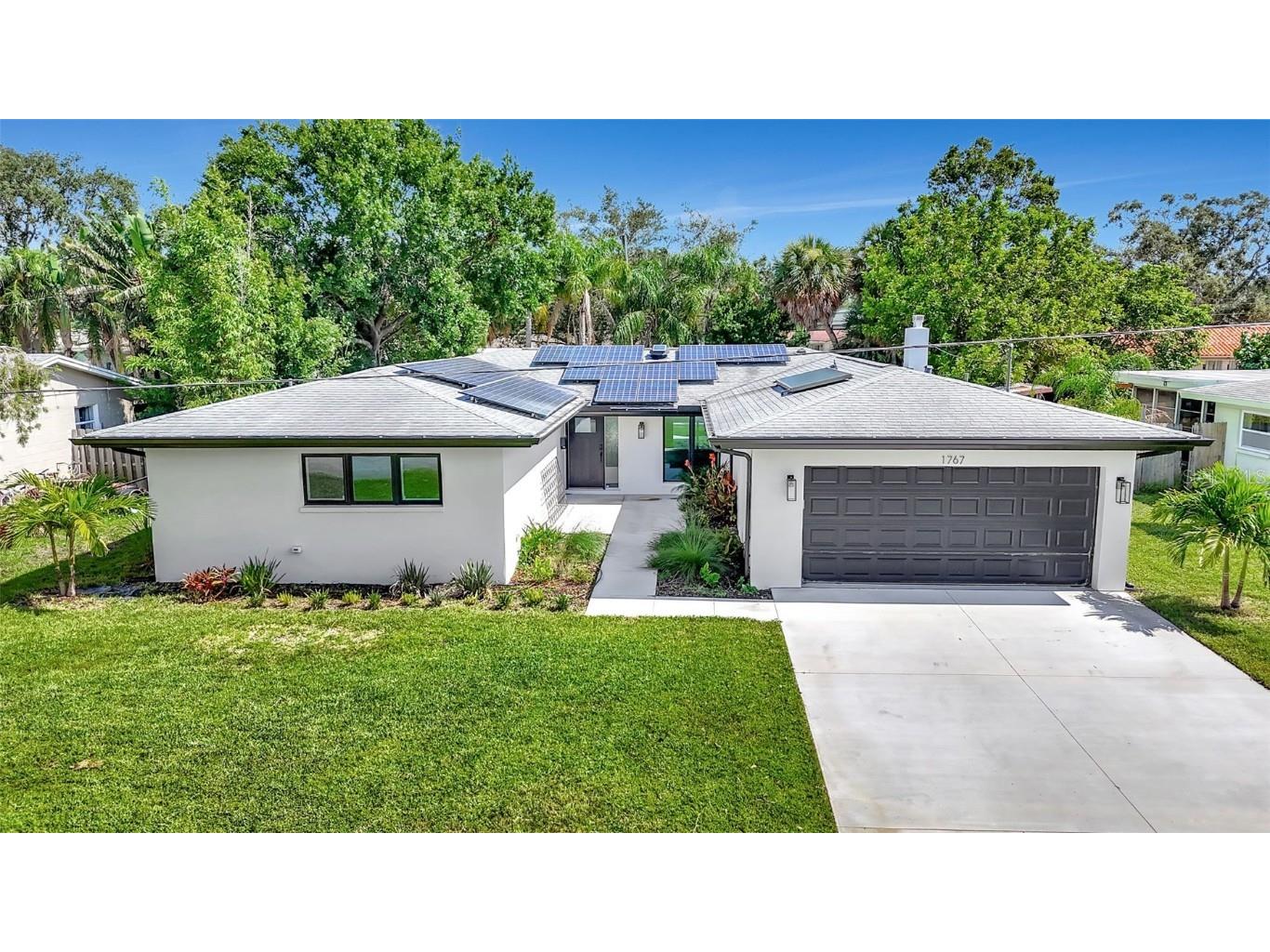 1767 Delaware Avenue NE Saint Petersburg FL 33703 TB8405520 image1