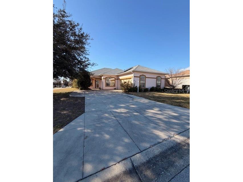 17680 SE 121st Court Summerfield FL 34491 V4946990 image1