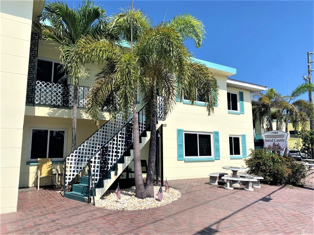 17688 Gulf Boulevard #101 Redington Shores FL 33708 TB8392875 image1