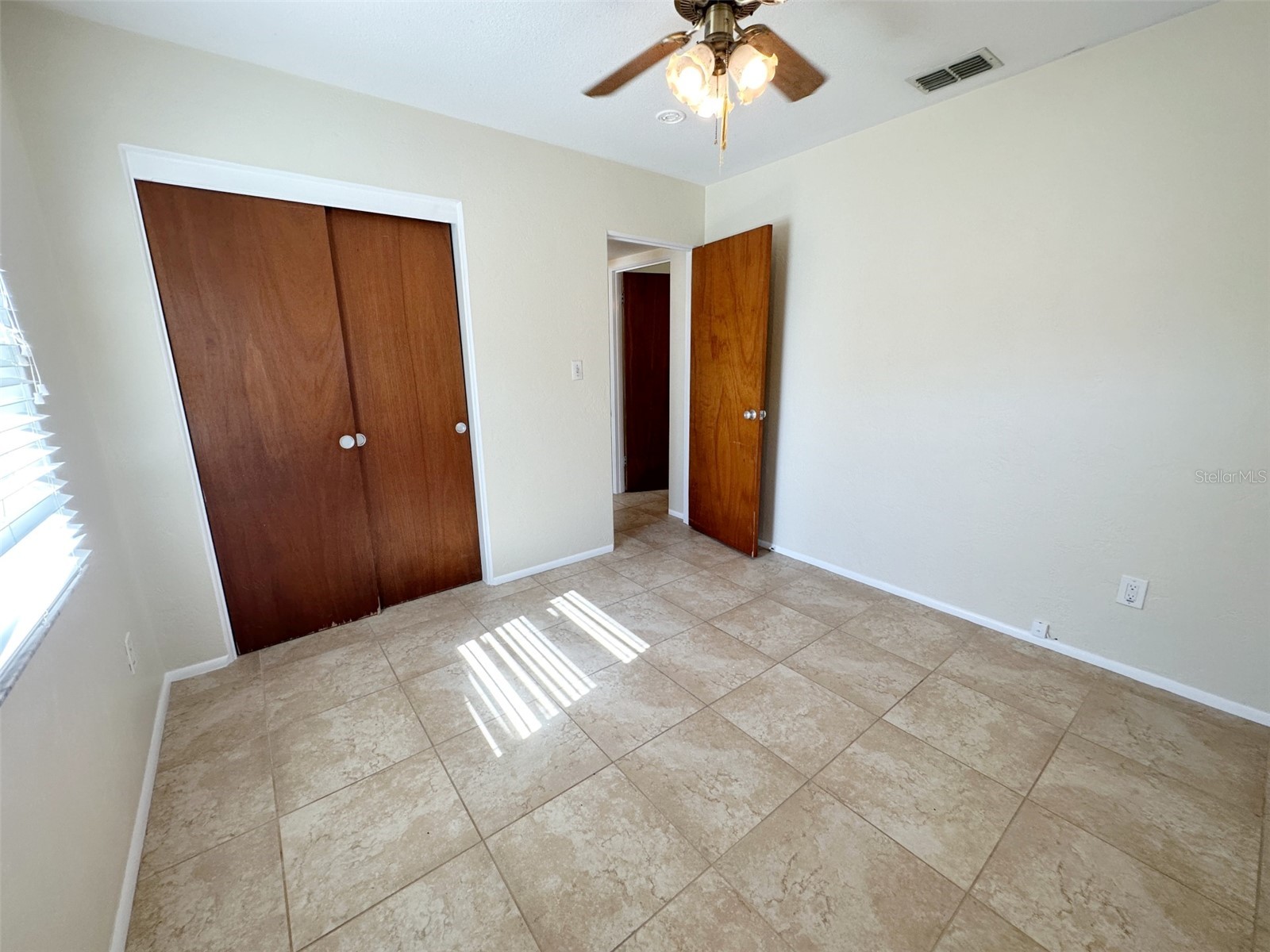1770 63rd Avenue N Saint Petersburg FL 33702 TB8517599 image5
