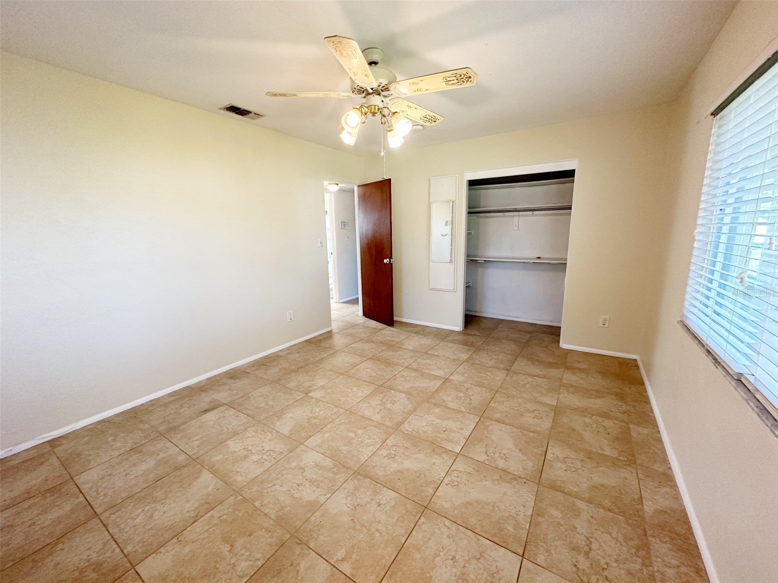 1770 63rd Avenue N Saint Petersburg FL 33702 TB8517599 image7