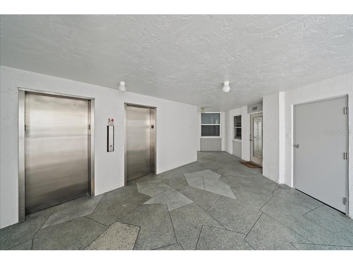 1770 Benjamin Franklin Dr #704 Sarasota FL 34236 A4667504 image2