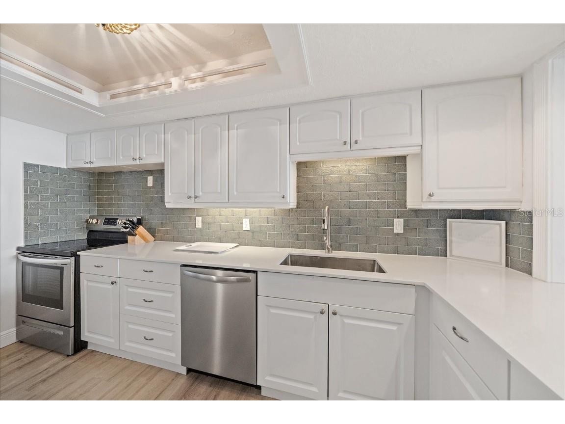 1770 Benjamin Franklin Dr #704 Sarasota FL 34236 A4667504 image7