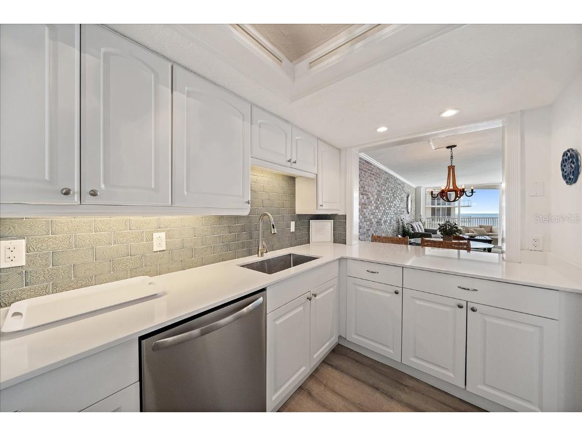 1770 Benjamin Franklin Dr #704 Sarasota FL 34236 A4667504 image9