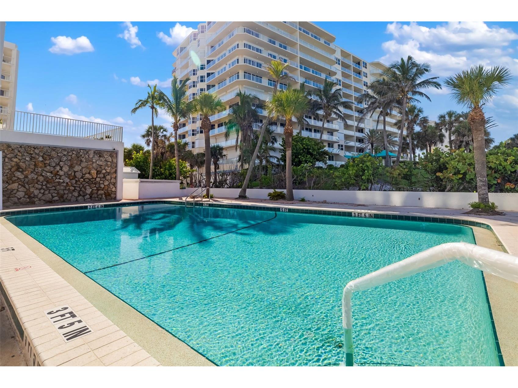1770 Benjamin Franklin Drive #203 Sarasota FL 34236 A4676349 image30