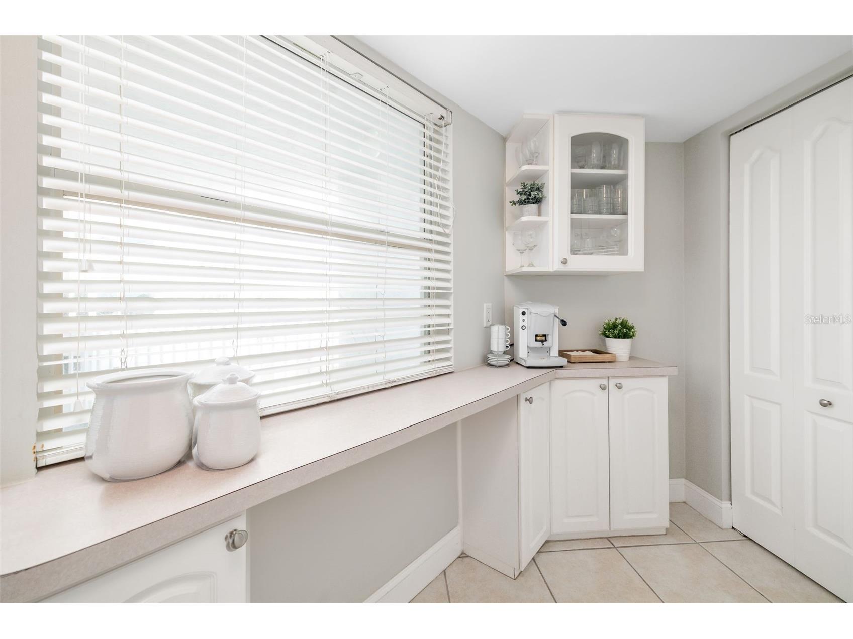 1770 Benjamin Franklin Drive #203 Sarasota FL 34236 A4676349 image7