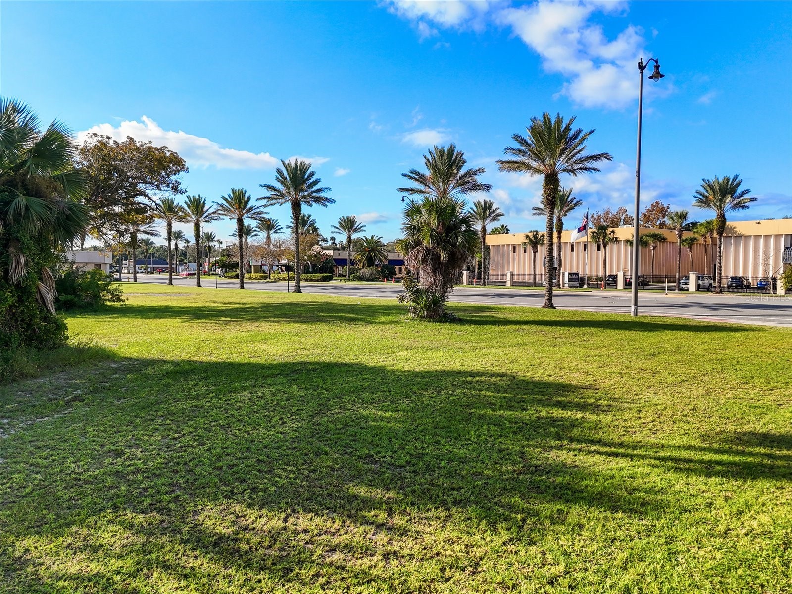 1771 S Ridge Wood Avenue South Daytona FL 32119 O6405311 image2
