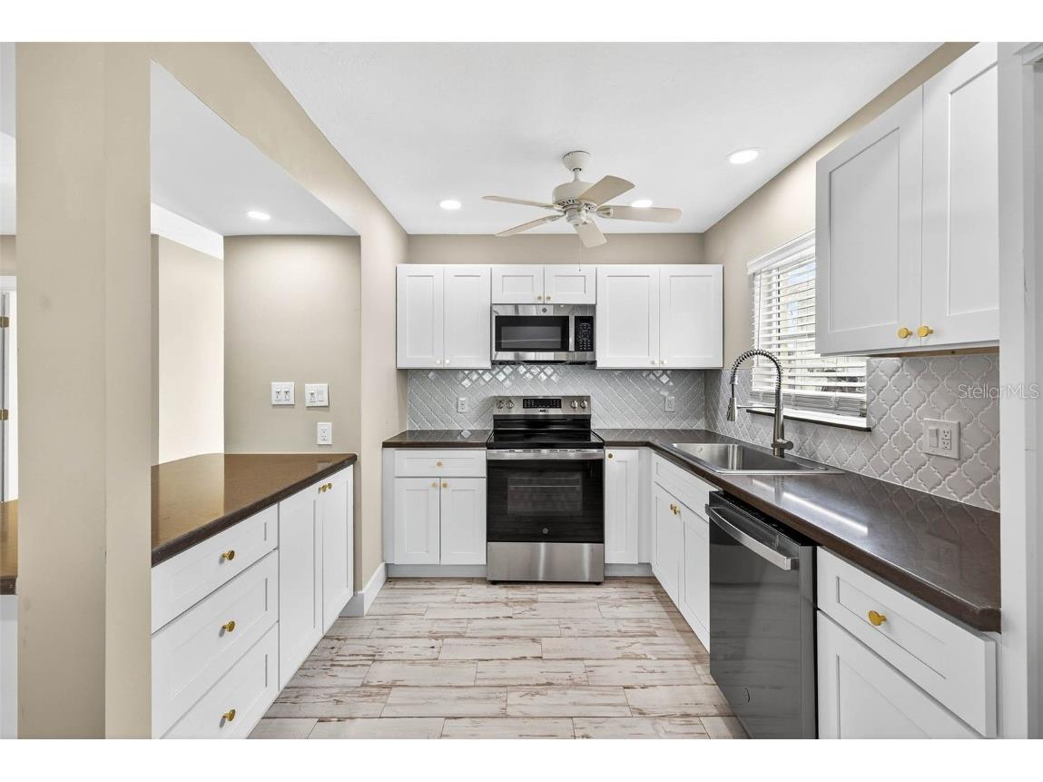 17710 Long Point Drive Redington Shores FL 33708 TB8435881 image11