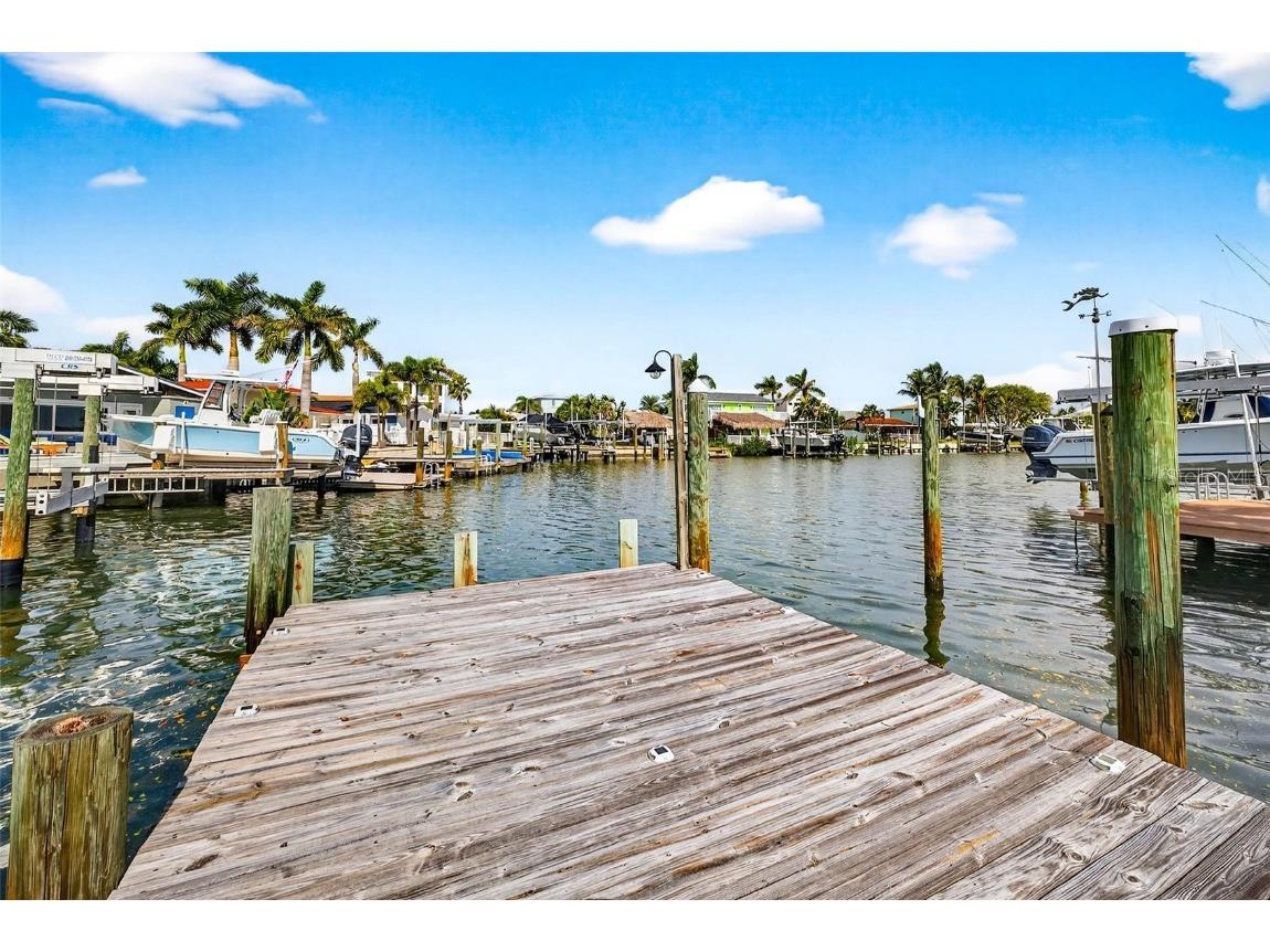 17710 Long Point Drive Redington Shores FL 33708 TB8435881 image3