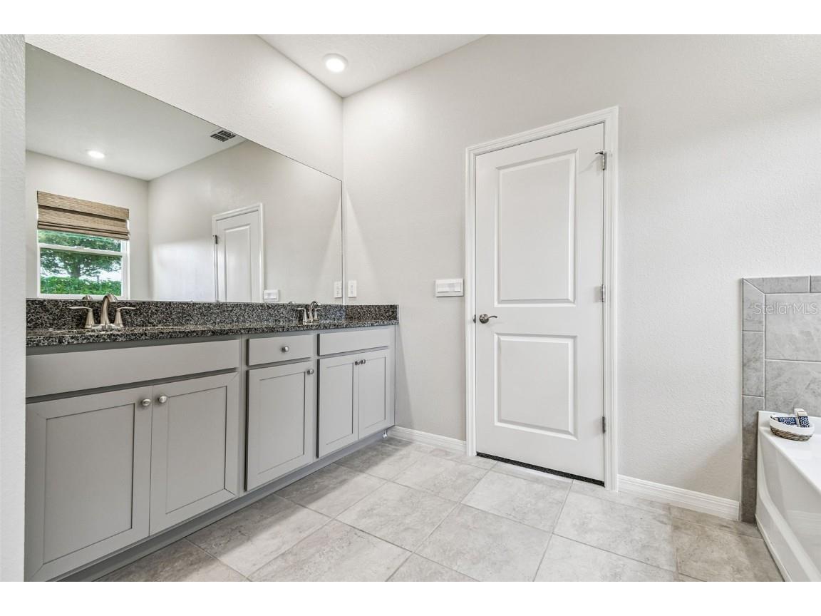 17710 Pastureland Avenue Lakewood Ranch FL 34211 A4671046 image32