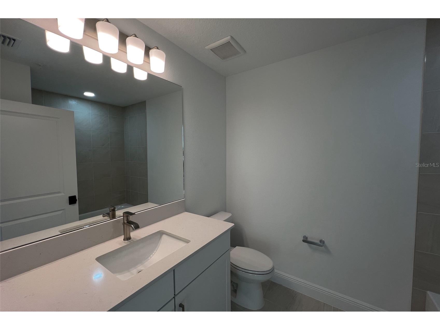 17712 Broadleaf Loop Venice FL 34293 R4910082 image11