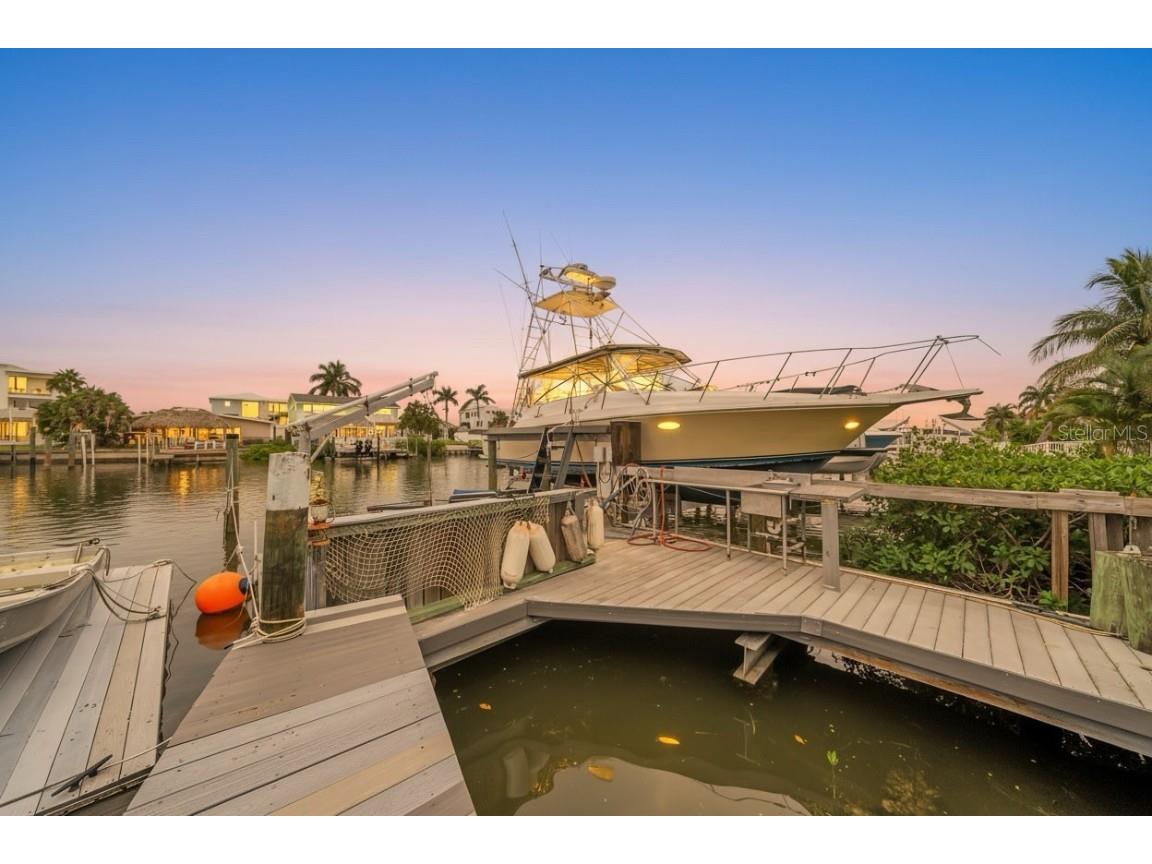 17714 Long Point Drive Redington Shores FL 33708 TB8426825 image1