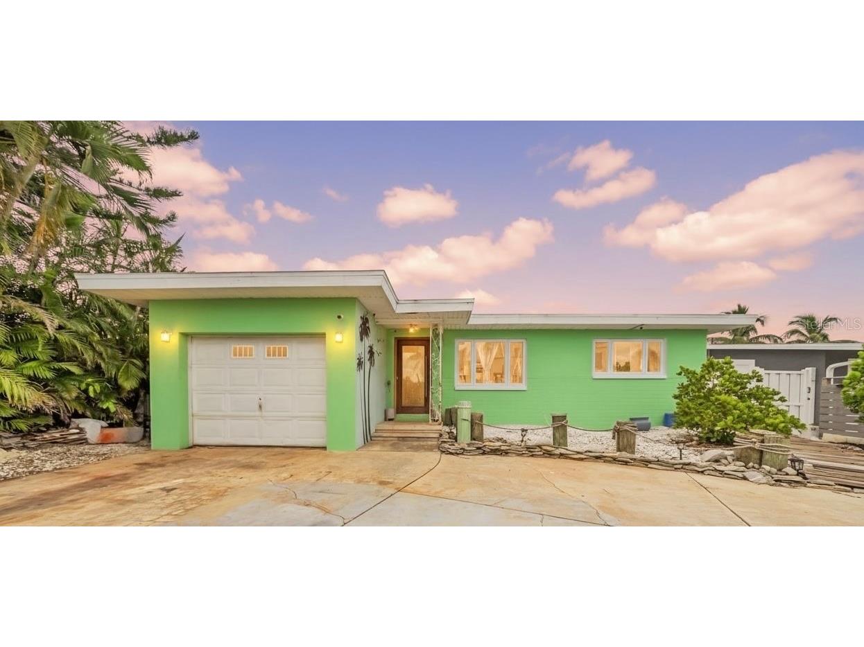 17714 Long Point Drive Redington Shores FL 33708 TB8426825 image2