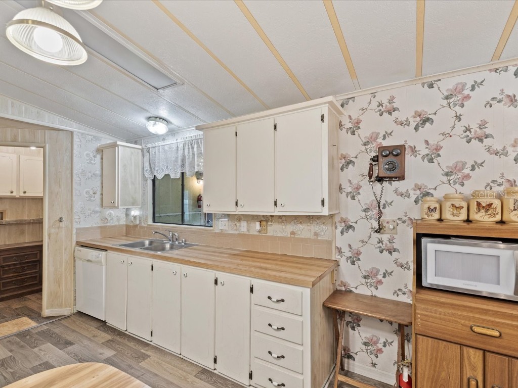 17718 Rockledge Avenue Spring Hill FL 34610 W7881533 image17