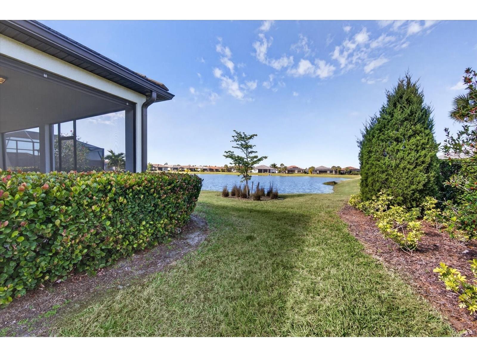 17725 Northwood Pl. Bradenton FL 34202 A4679977 image46