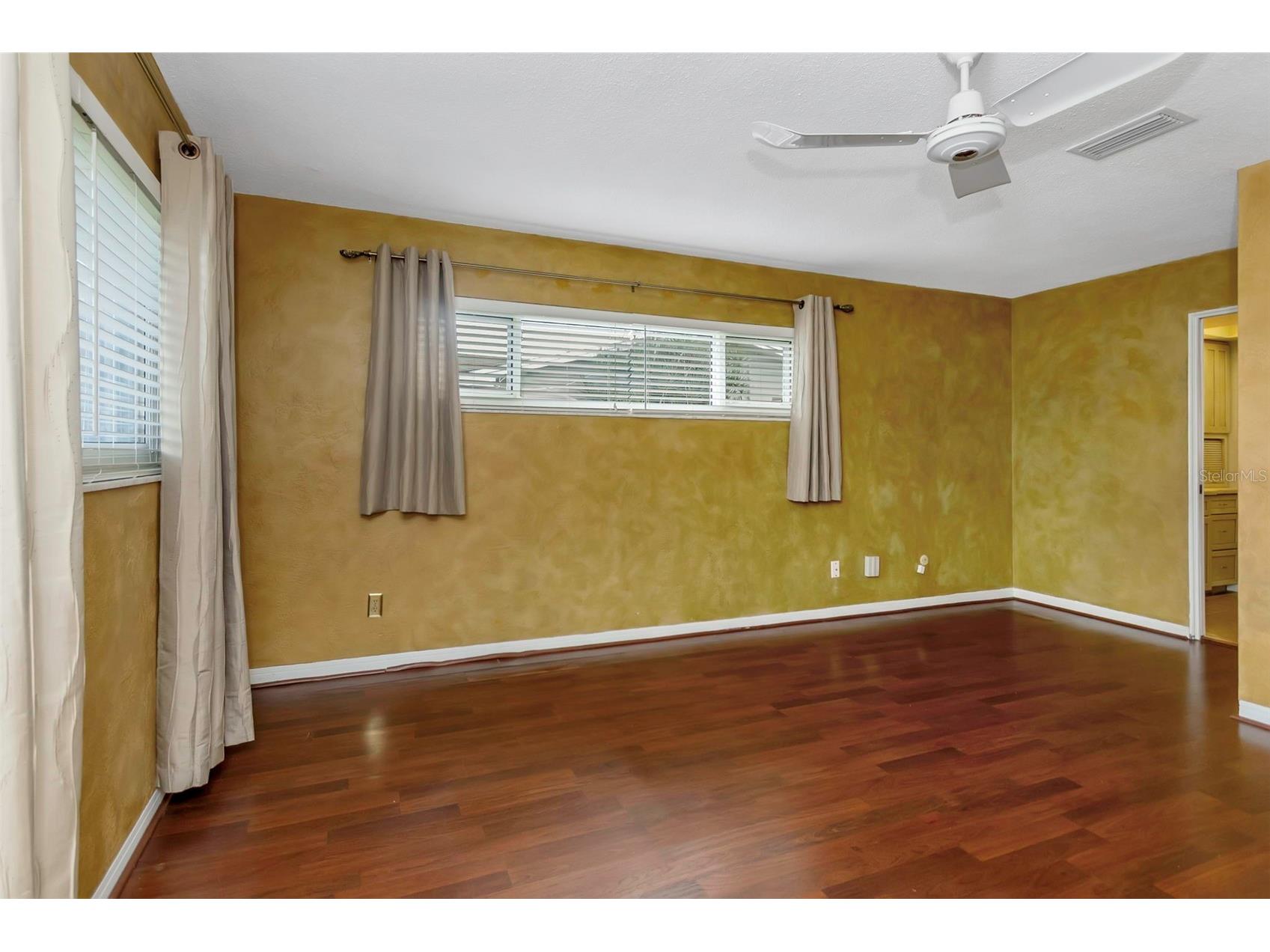 1773 63rd Avenue S Saint Petersburg FL 33712 TB8448778 image24