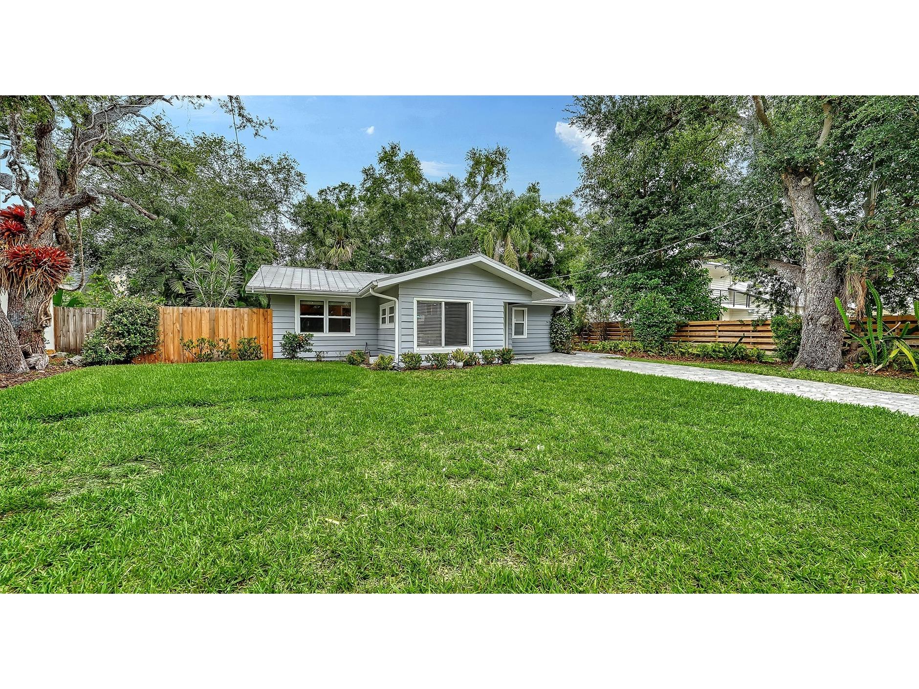 1773 Harmony Lane Sarasota FL 34239 A4692810 image2