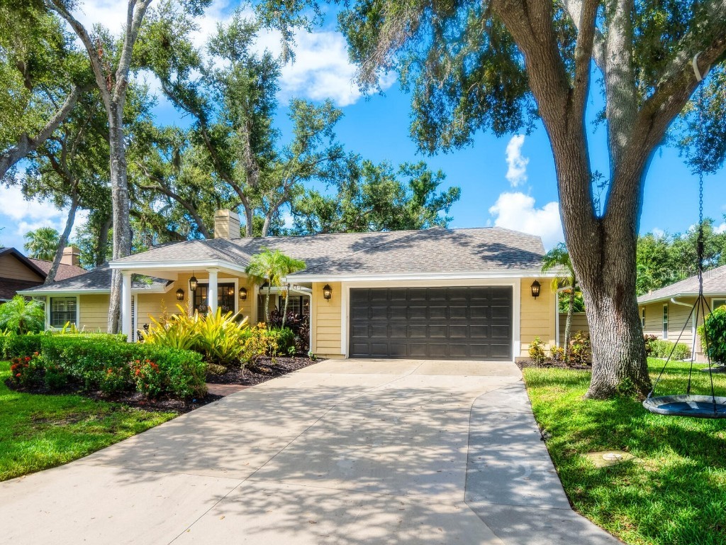 1773 Oak Lakes Drive Sarasota FL 34232 A4659045 image1