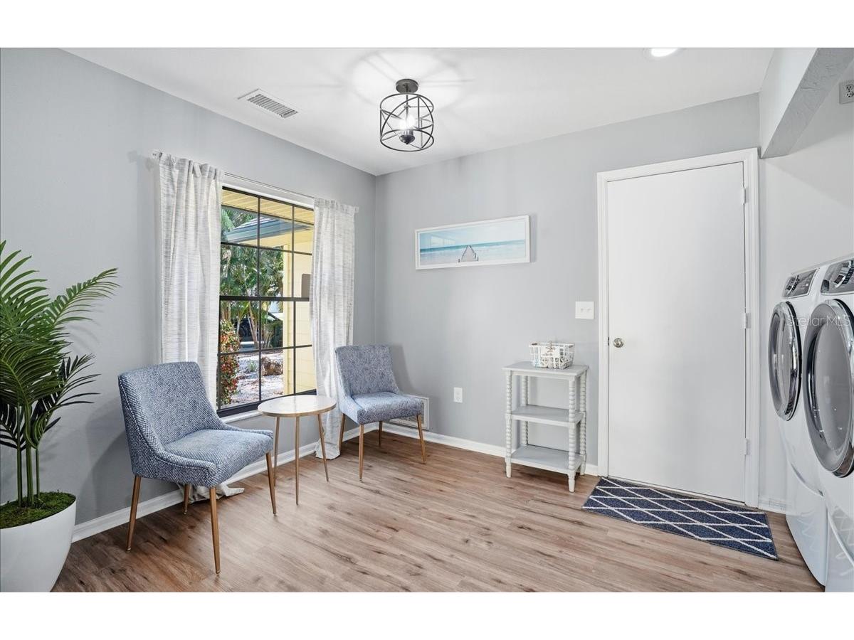 1773 Southwood Street Sarasota FL 34231 - PHILLIPPI CREEK A4677227 image10