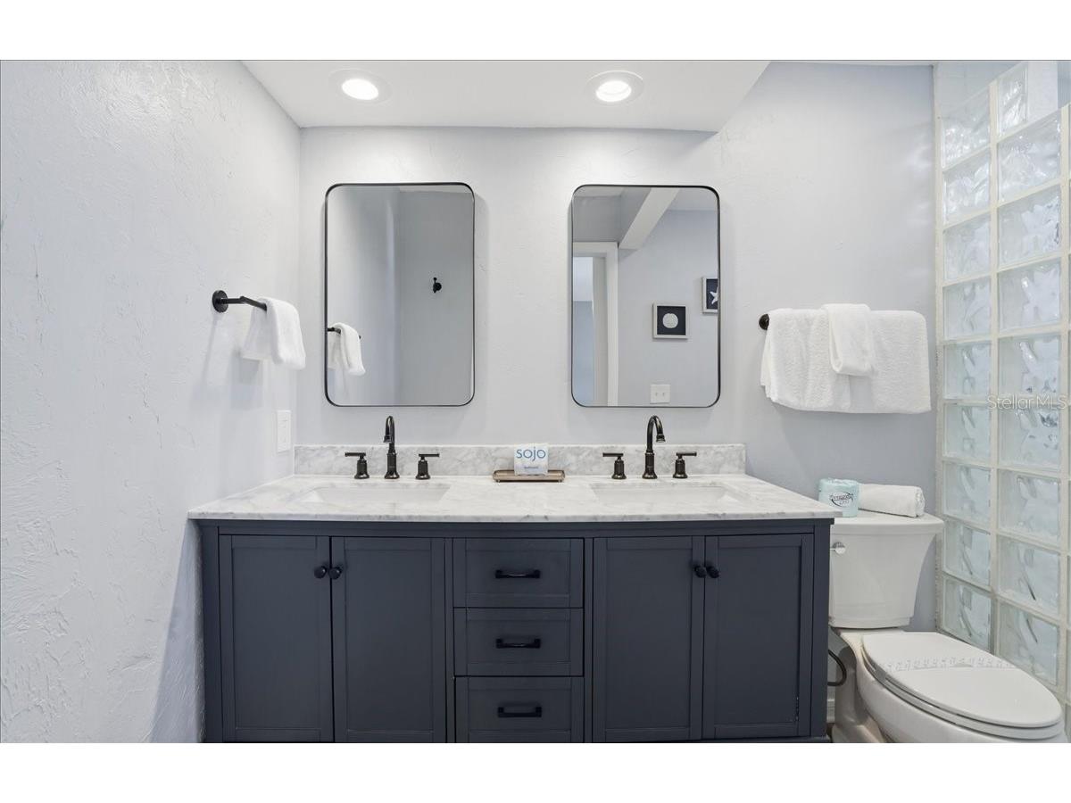 1773 Southwood Street Sarasota FL 34231 - PHILLIPPI CREEK A4677227 image17