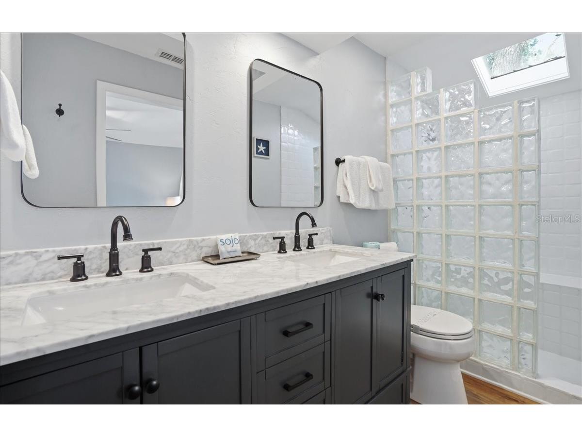 1773 Southwood Street Sarasota FL 34231 - PHILLIPPI CREEK A4677227 image18