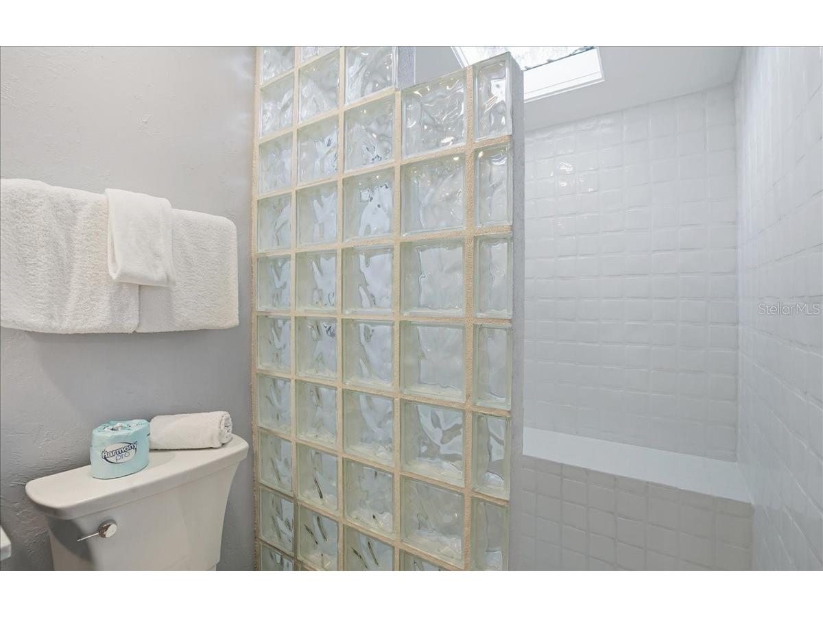 1773 Southwood Street Sarasota FL 34231 - PHILLIPPI CREEK A4677227 image19