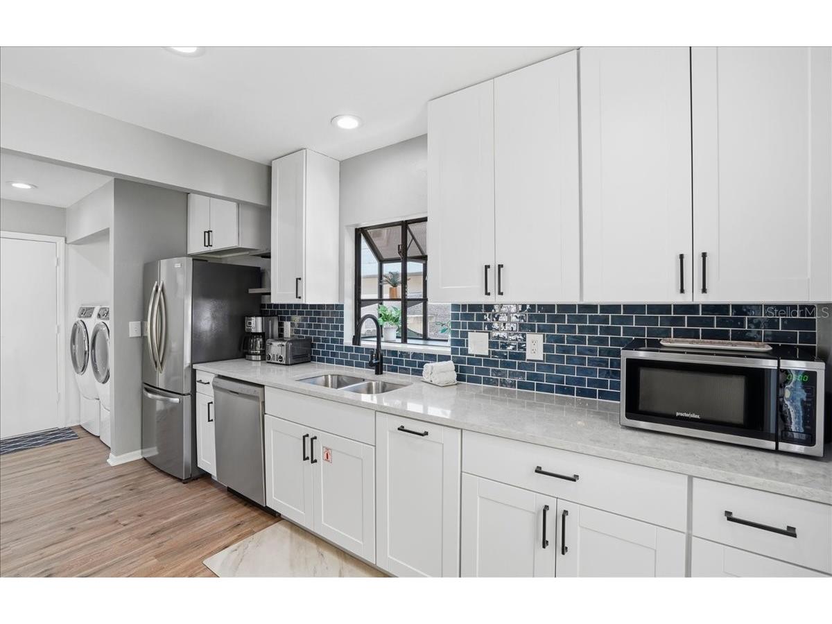 1773 Southwood Street Sarasota FL 34231 - PHILLIPPI CREEK A4677227 image7