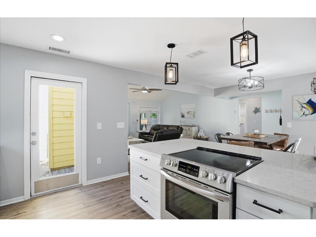 1773 Southwood Street Sarasota FL 34231 - PHILLIPPI CREEK A4677227 image9