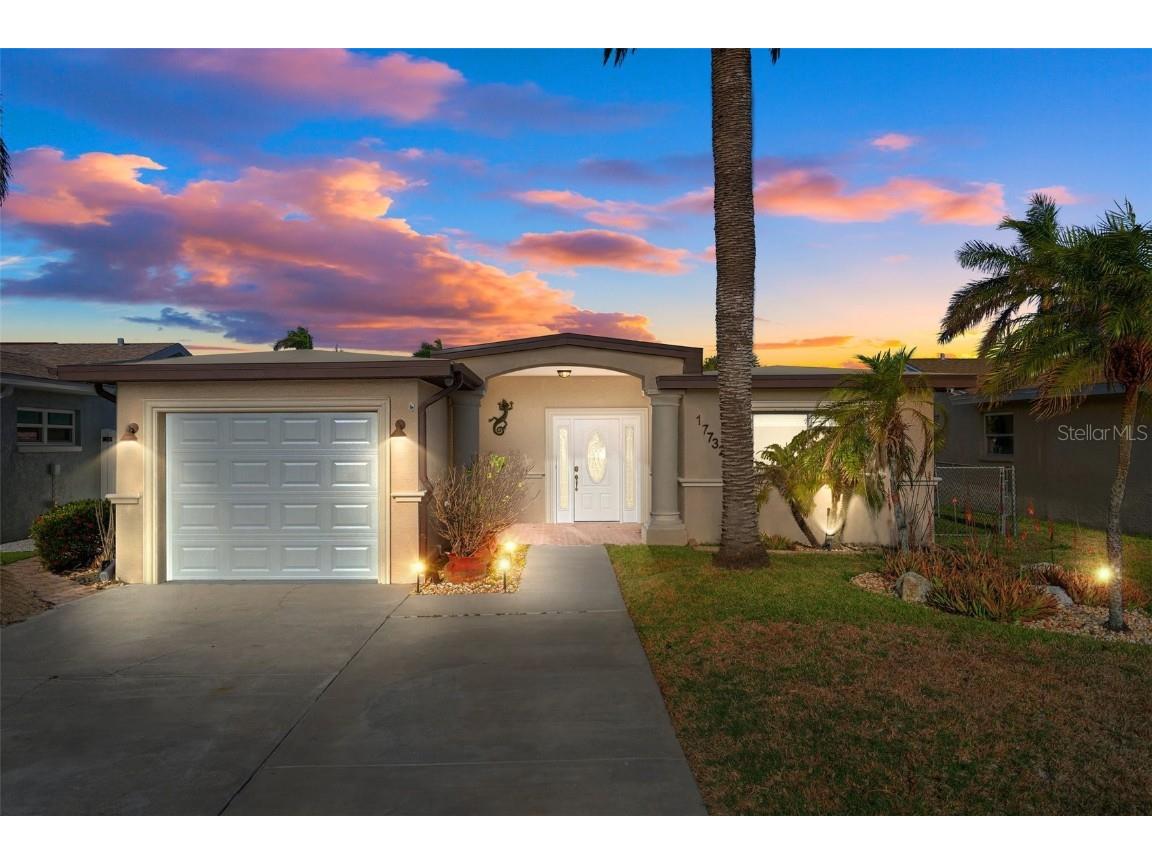 17732 Long Point Drive Redington Shores FL 33708 TB8331174 image1