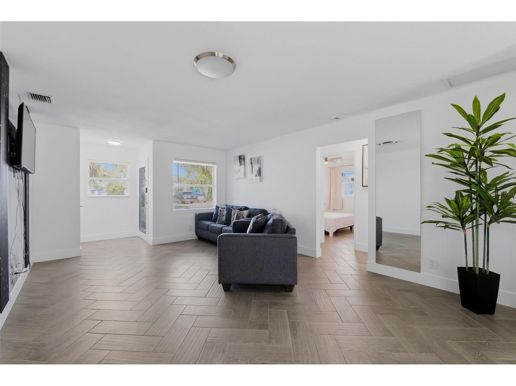 17734 1st Street E Redington Shores FL 33708 TB8499518 image10