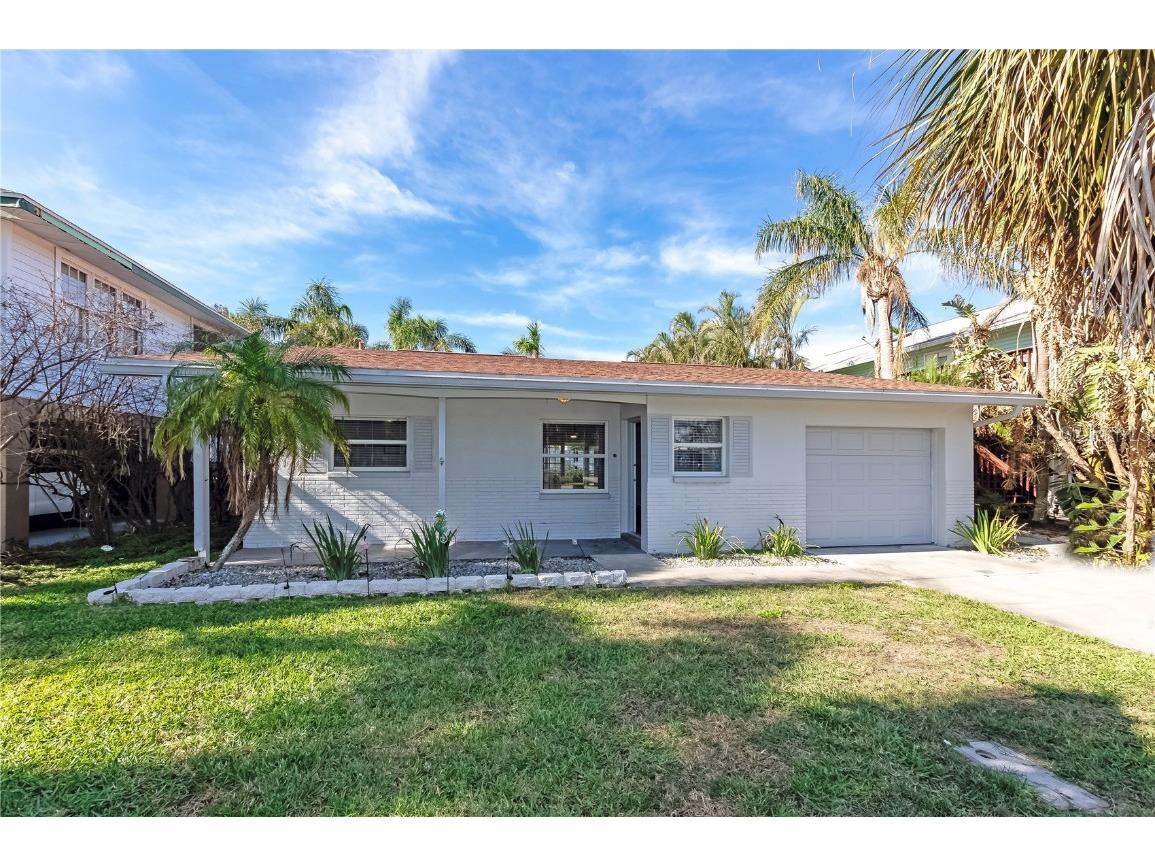 17734 1st Street E Redington Shores FL 33708 V4940469 image1