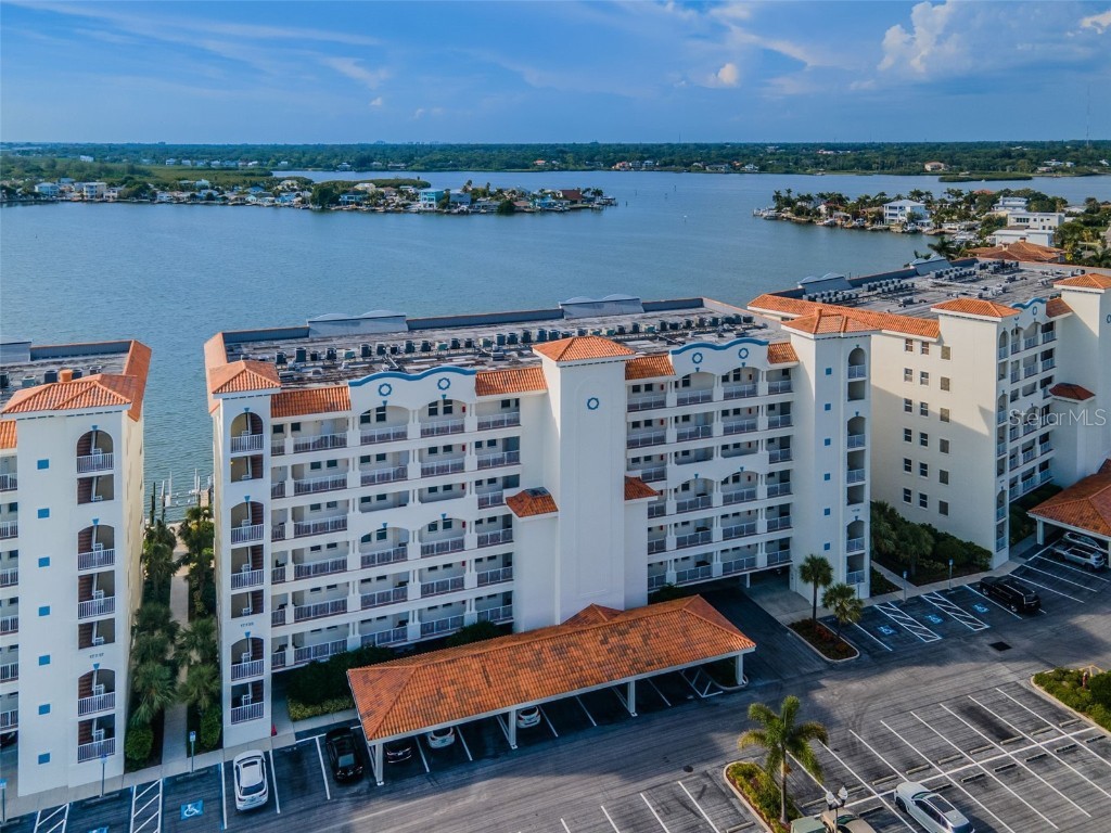 17735 Gulf Boulevard #301 Redington Shores FL 33708 - BOCA CIEGA BAY U8208505 image1