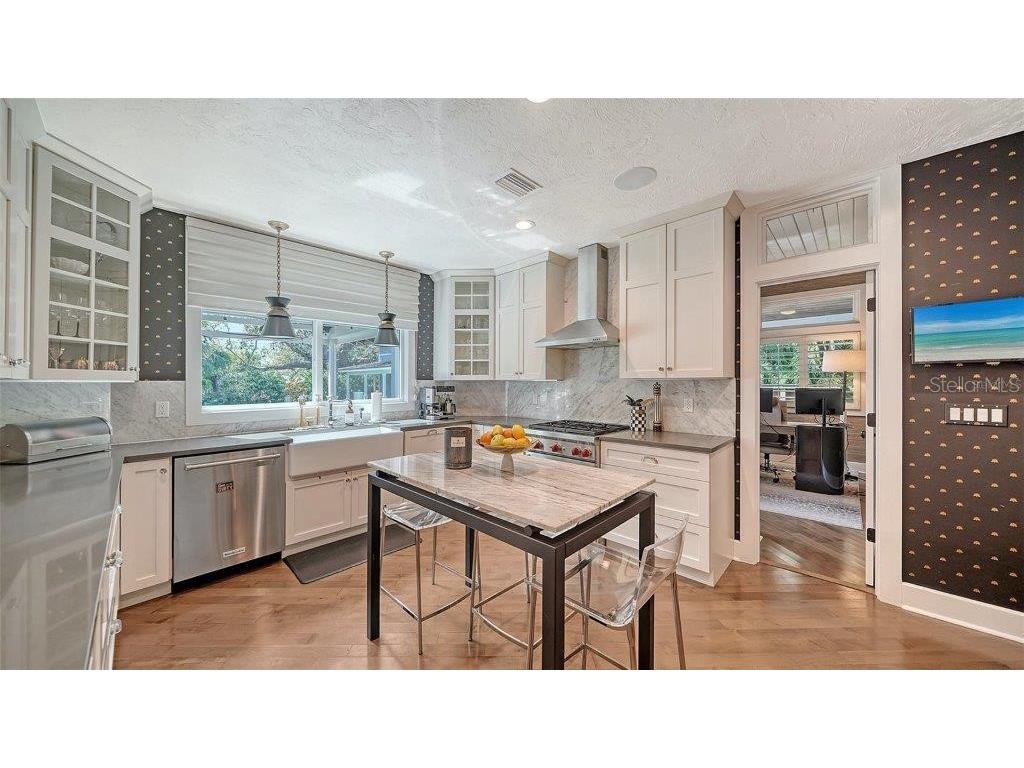 1774 Cherokee Drive Sarasota FL 34239 A4669184 image11